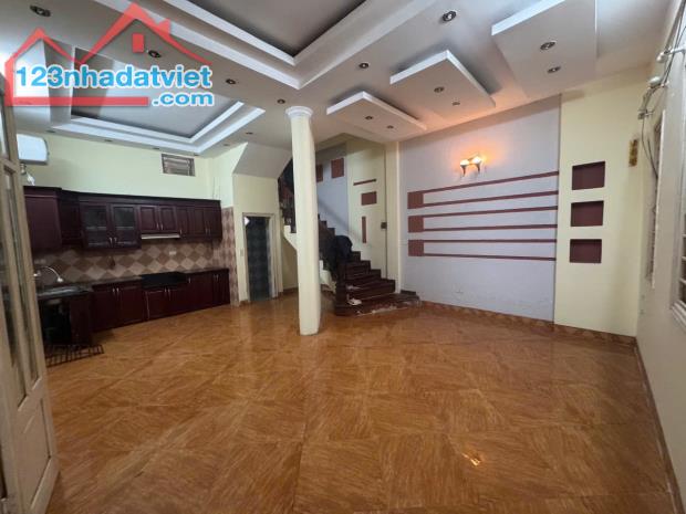 Bán nhà Lạc Long Quân – Nghĩa Đô – Cầu Giấy 46m2 – MT7,3m – 5 Tầng – 10,8 tỷ . - 2