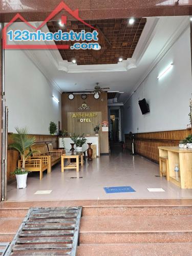NHÀ ĐẸP - GIÁ TỐT- Chính Chủ Bán Nhà Vị Trí Đắc Địa Trung Tâm Thị Xã Ninh Hòa