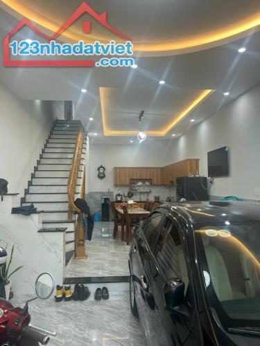 Bán nhà 1 Trệt 1 lầu 1 Tum p10 ôtô ngủ trong nhà DT: 100m² giá 5 tỷ 800 - 1