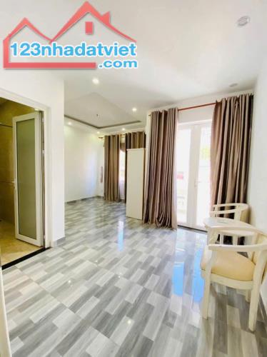 Bán nhà 1 Trệt 1 lầu 1 Tum p10 ôtô ngủ trong nhà DT: 100m² giá 5 tỷ 800 - 3