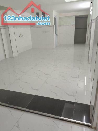 Bán gấp nhà đẹp ở ngay mặt tiền kinh doanh Tạ Quang Bửu,xe hơi ngủ nhà, 80m2, SHR, - 2