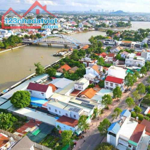 Giá cực tốt 50 tỷ tl. Bán mặt tiền Nguyễn Thành Phương, P. Thống Nhất. 1115m sổ thổ cư.