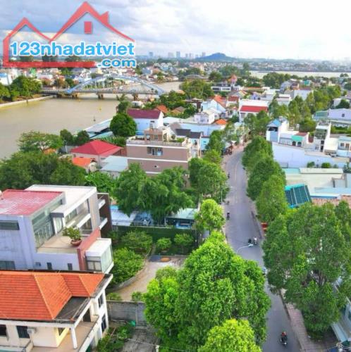 Giá cực tốt 50 tỷ tl. Bán mặt tiền Nguyễn Thành Phương, P. Thống Nhất. 1115m sổ thổ cư. - 1