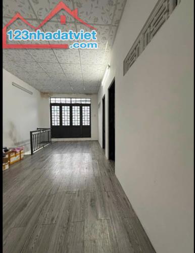 Nhà 2 tầng đường Trần Cao Vân . DT:60/120m . Ngang 6m7 . Giá : 2tỷ750 thương lượng - 1