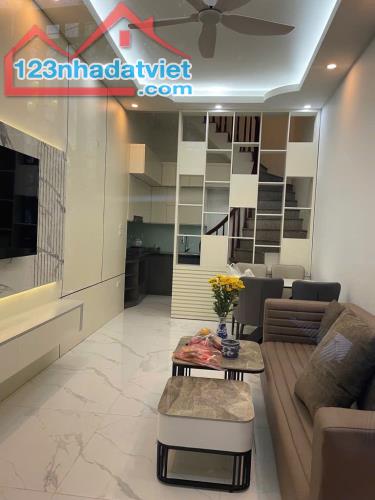 Bán nhà riêng view đẹp tại Khâm Thiên, Đống Đa, Hà Nội, 5,5 tỷ, 30 m2