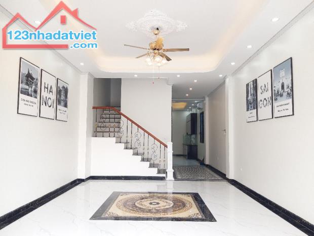 VIEW HỒ-GARA-NHÀ THANG MÁY-PHỐ KẺ TẠNH-LONH BIÊN. DT: 70M². 6 TẦNG. GIÁ: NHỈNH 16TỶ - 2