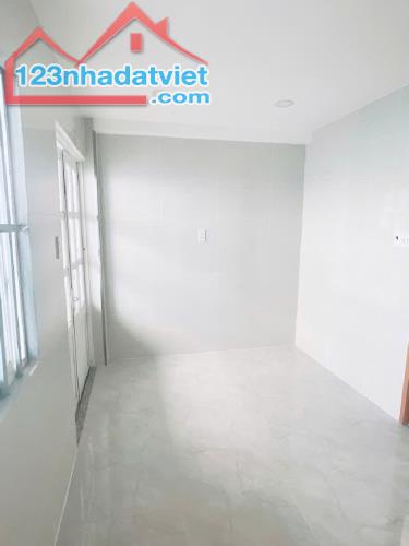 Kế CV Lê Thị Riêng, 20m ra hẻm xe hơi, 30m2, 3 tầng, Chỉ 4,3 Tỷ TL - 1