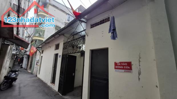 Nhà cấp 4 Quan Hoa, Cầu Giấy. 140m2; MT 10m; Giá 26.5 tỷ  MẢNH ĐẤT ĐẸP - ĐẦU TƯ - 30M ÔTÔ - 1