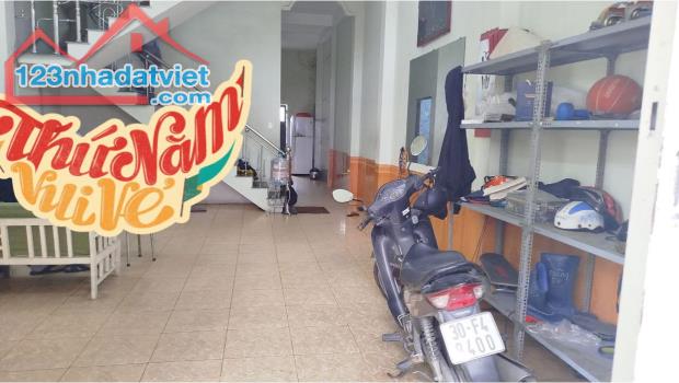 Bán nhà mặt tiền Lê Văn Thịnh, DT 75m2 nhà 2 tầng sát biển giá 4,5 tỷ - 1