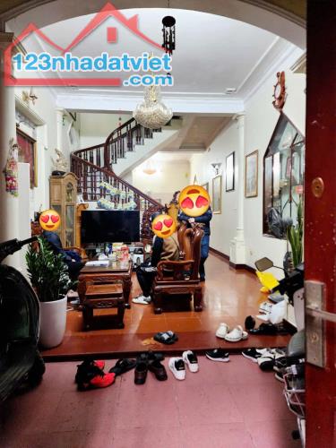 CẦU GIẤY - NGUYỄN VĂN HUYÊN - DÂN XÂY TÂM HUYẾT - 30M OTO - DT70M2X44 - 15.5 TỶ