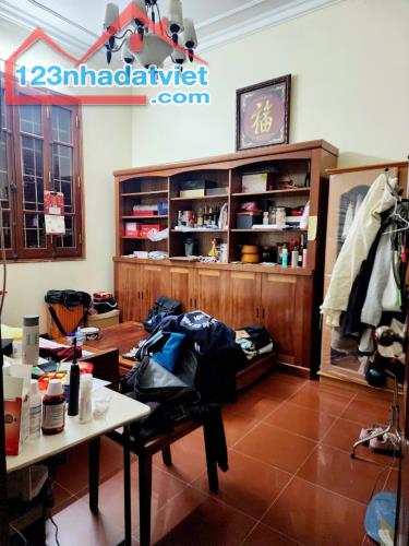 CẦU GIẤY - NGUYỄN VĂN HUYÊN - DÂN XÂY TÂM HUYẾT - 30M OTO - DT70M2X44 - 15.5 TỶ - 3