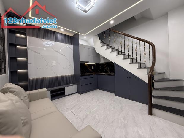 TT ĐỐNG ĐA- GIAO TÂY SƠN THÁI HÀ- NGÕ RỘNG THÊNH THANG- 5x Tỷ - 2