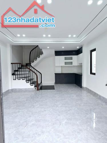 BÁT KHỐI CỰ KHỐI 34M2 x 6T GARA ÔTÔ LÔ GÓC NGÕ THÔNG, 20M HỒ ĐIỀU HÒA. 6,15TỶ - 1