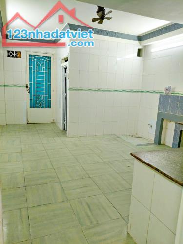 Mặt tiền Tạ Quang Bửu 4x16 đúc 5 tầng sổ riêng chỉ 17 tỷ 5 - 3