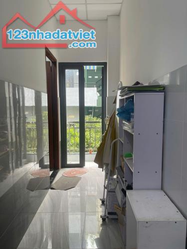 Về quê Cần Pass phòng hoặc tìm Nữ ở ghép ở Tân Bình - Tặng kèm 1 số vật dụng nếu chốt sớm. - 1