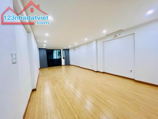 Bán Nhà Nguyễn Khang, 73m², 7 Tầng, Ô Tô Vào Nhà Giá Chỉ 29 Tỷ - 1