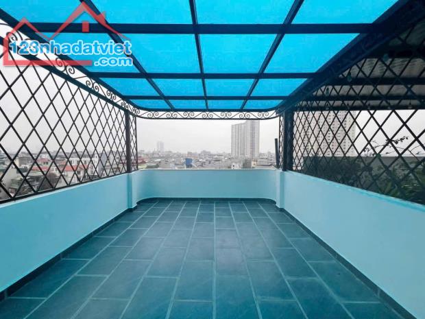 Bán nhà phân lô quân đội Bát Khối - Long Biên. Vỉa hè - Kinh Doanh. 60m x7T. Lh 0965858116 - 5