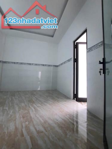 Ban nhà hẻm 4m đẹp, giá rẻ, đường HUỲNH VĂN CHÍNH. Q. TÂN PHÚ, 4m x 10m. Giá: 4.28 tỷ. - 2