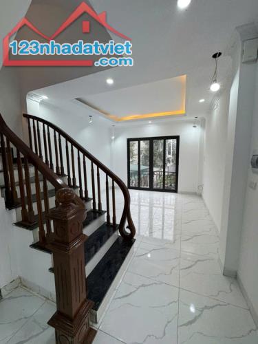 Nhà riêng 40m2 Đường Lạc Thị, Xã Ngọc Hồi, Thanh Trì , với DT: 40m², giá 6,25 tỷ - 2