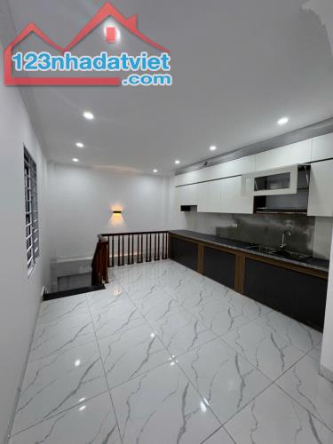 Nhà riêng 40m2 Đường Lạc Thị, Xã Ngọc Hồi, Thanh Trì , với DT: 40m², giá 6,25 tỷ - 3