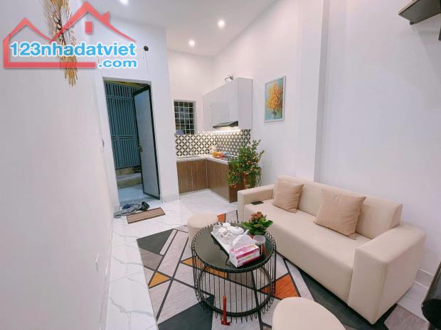 Bán nhà Hào Nam rẻ đẹp 4 tầng 20m2 mới tinh, đủ nội thất, ngõ SH quay đầu ở + cho thuê tốt - 2