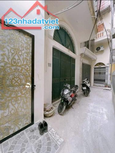 Bán nhà Hào Nam rẻ đẹp 4 tầng 20m2 mới tinh, đủ nội thất, ngõ SH quay đầu ở + cho thuê tốt - 5