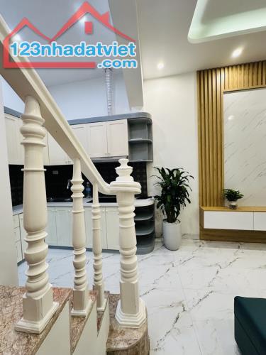 Minh Khai 26m2 5 tầng , ba gác đỗ cửa . Giá 4,5 tỷ - 1