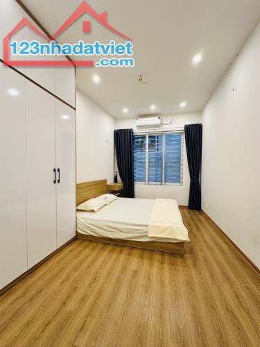 Minh Khai 26m2 5 tầng , ba gác đỗ cửa . Giá 4,5 tỷ - 2