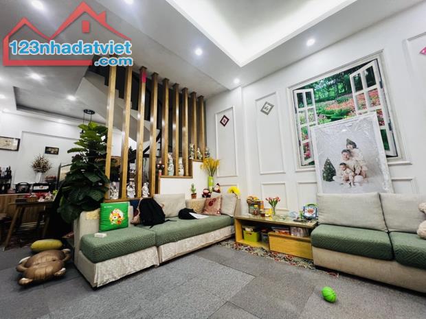 Bán nhà MINH KHAI dân xây DTSD 200m thoáng trước sau 70m ra ô tô,giá siêu rẻ dưới 200tr/m2 - 2
