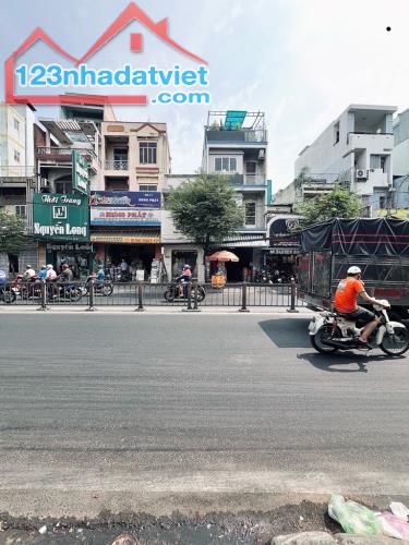 Bán gấp nhà mặt tiền kinh doanh VIP Tùng Thiện Vương 84m2,SHR, dòng tiền sẳn, nhỉnh 18 tỷ.