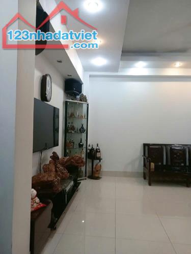 BÁN NHÀ PHỐ TÂY SƠN 30M2, 5 TẦNG, 3 NGỦ, Ở LUÔN, 25M RA PHỐ, 5,4 TỶ