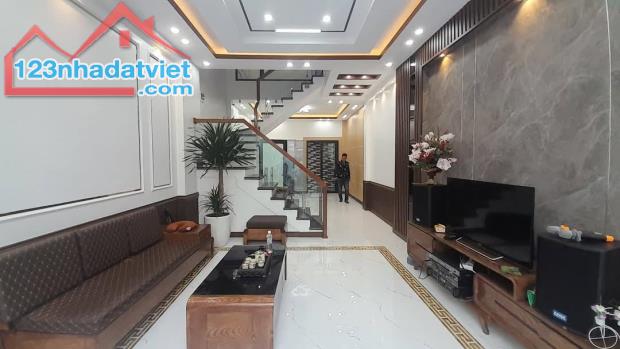 Bán gấp nhà Trại Lẻ, Kênh Dương, Lê Chân.2,85 tỷ, 40m2, 4 tầng.