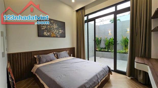 BIỆT THỰ HIỆN ĐẠI - NỘI THẤT CAO CẤP  Diện LỚN 135M2  - NGAY THỊ TRẤN NHÀ BÈ - - 2