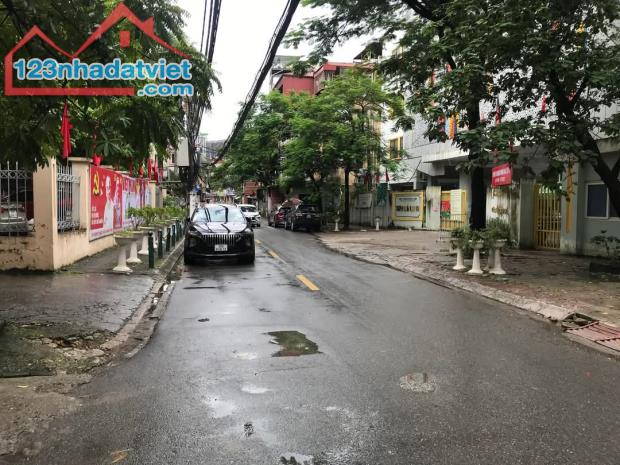 BÁN TÒA VP-MP:VÕNG THỊ -TÂY HỒ    DT:200M2 X 8T X 13M.MT
