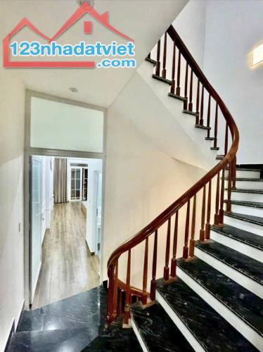 Bán nhà 4 tầng Tô Vũ - 193 Văn Cao - TP Hải Phòng, 76m2, chỉ 5.05tỷ - 2