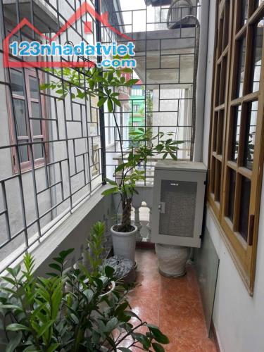 CẦN BÁN GẤP nhà 5 Tầng ,tô hiệu Hà Đông  , ngõ rộng ôtô đỗ cửa tiện ích ngập tràn - 2