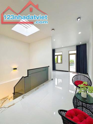 NHÀ 1 TRỆT 2 LẦU MỚI  ĐƯỜNG D7 KDC HỒNG LOAN - HƯNG THẠNH - CÁI RĂNG - CẦN THƠ - 4