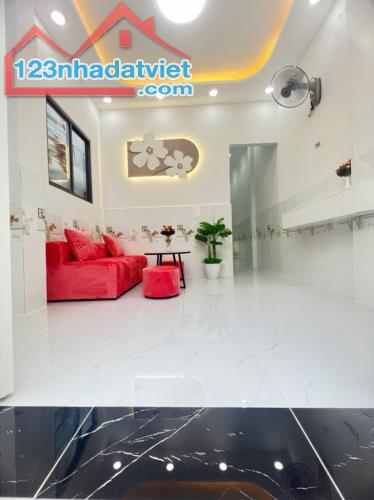 Nhà Căn góc , 36M2, Huỳnh Tấn Phát, sổ hồng riêng Chỉ 2.35Tỷ.
