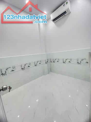 Nhà Căn góc , 36M2, Huỳnh Tấn Phát, sổ hồng riêng Chỉ 2.35Tỷ. - 2