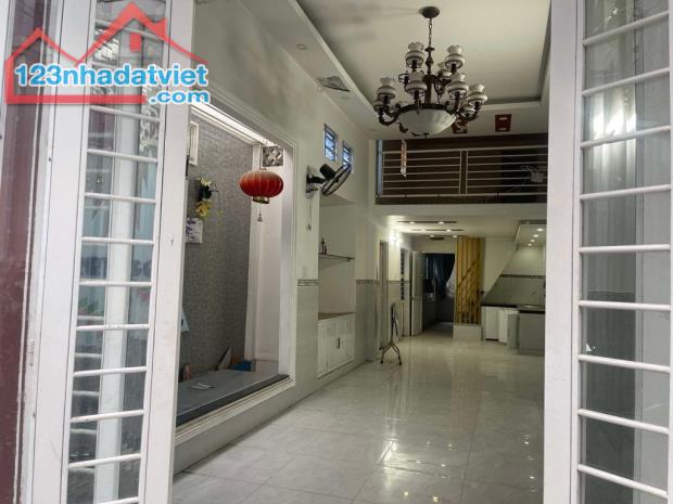 🏠💥 Bán nhà Thạnh Xuân 38 Diện tích 72m   chỉ  nhỉnh hơn 3.xtỷ   ✍️ Kết cấu : 1trệt, 1g - 2