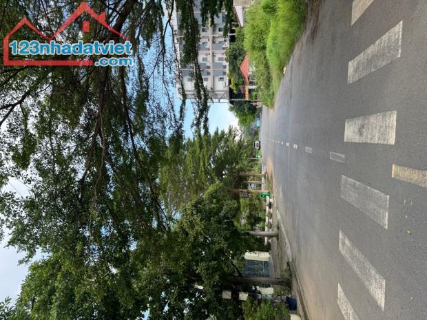 Đât phân lô, Bưng Ông Thoàn, 450m2, đường 10m, ngay Liên Phường, giá 18.5ty - 1