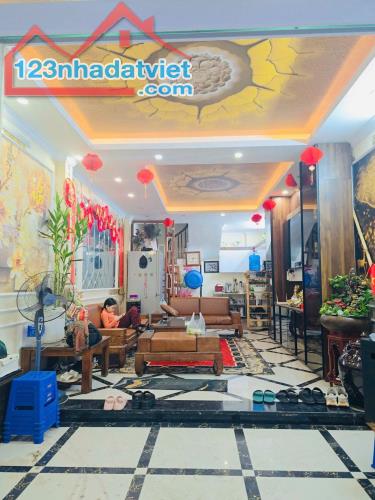 Góc 3 Thoáng – 10m Ra Ô Tô – Dân Xây Chắc Chắn - Phòng Karaoke Riêng