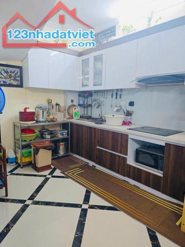 Góc 3 Thoáng – 10m Ra Ô Tô – Dân Xây Chắc Chắn - Phòng Karaoke Riêng - 2