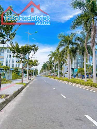 Hàng Hiếm 👉 3 lô liền kề duy nhất đường 29/3 đảo vip Hòa Xuân. 375m, hướng đông nam.