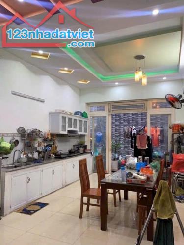 Nhà đường 6m lk56 1 trệt 2 lầu giá 4,7 tỷ tỷ thương lượng - 1