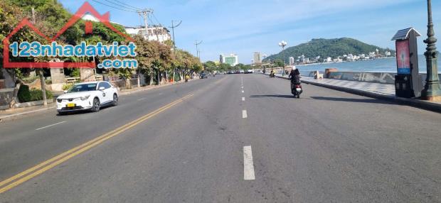 Bán Nhà 2 Mặt Tiền Trần Phú, view biển, vị trí vip, giá: 55 tỷ (TL)
