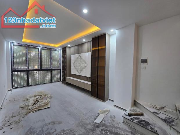 BÁN NHÀ LẠC LONG QUÂN - CẦU GIẤY | 35M² - 6 TẦNG - THANG MÁY - FULL NỘI THẤT - 2