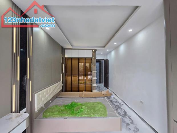 BÁN NHÀ LẠC LONG QUÂN - CẦU GIẤY | 35M² - 6 TẦNG - THANG MÁY - FULL NỘI THẤT - 4