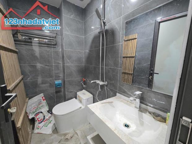 BÁN NHÀ LẠC LONG QUÂN - CẦU GIẤY | 35M² - 6 TẦNG - THANG MÁY - FULL NỘI THẤT - 5