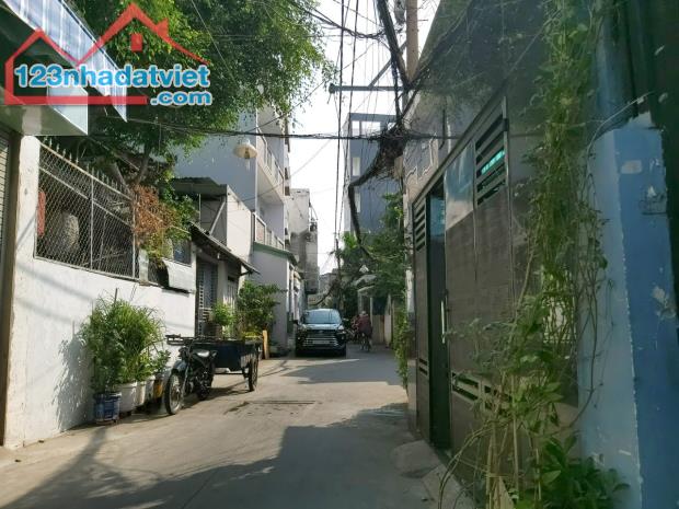 Bán nhà Gò Vấp, sat hẻm xe hơi Lê Quang Định, gần Emart, 44M²x2 tầng, hơn 4 tỷ - 1